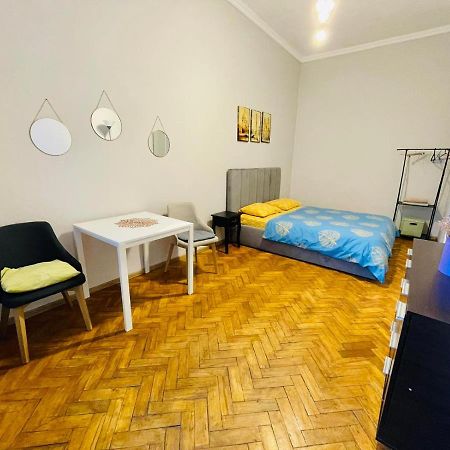 Джерельна 25, Апартаменти В Центрі З Двома Ізольованими Спальнями Lvov Exteriér fotografie
